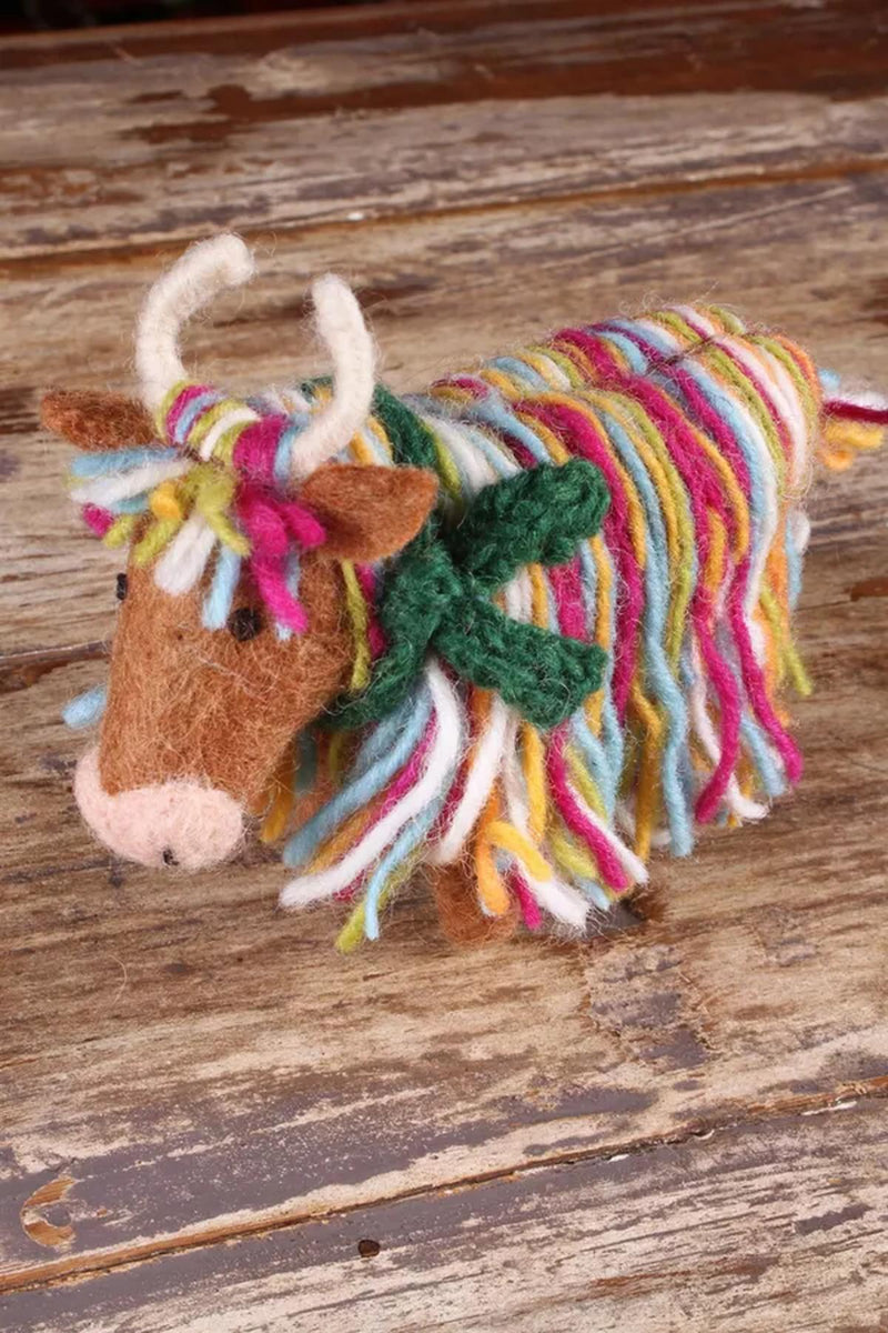Pachamama Hughie The Highland Cow Standing Decoration