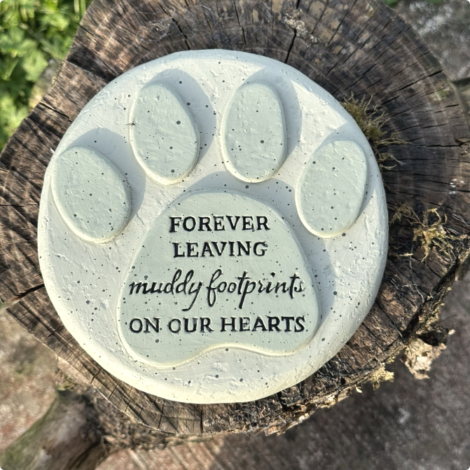 Cat or Dog memorial grave marker with 'Muddy Footprints on our Hearts' wording pet loss gift, 16cm