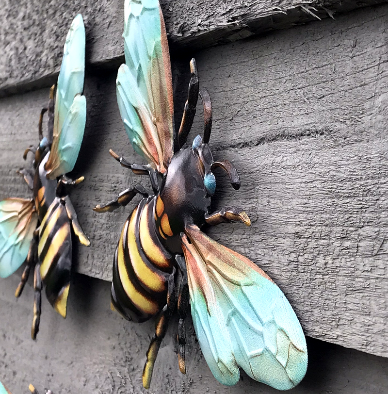 3 x TURQUOISE 18cm Metal Bees, bright colour garden decoration novelty Bee lover gift