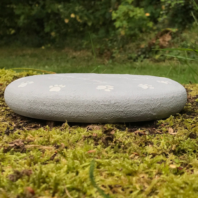 Round stone effect Dog or Cat memorial /grave marker decoration or pet loss gift