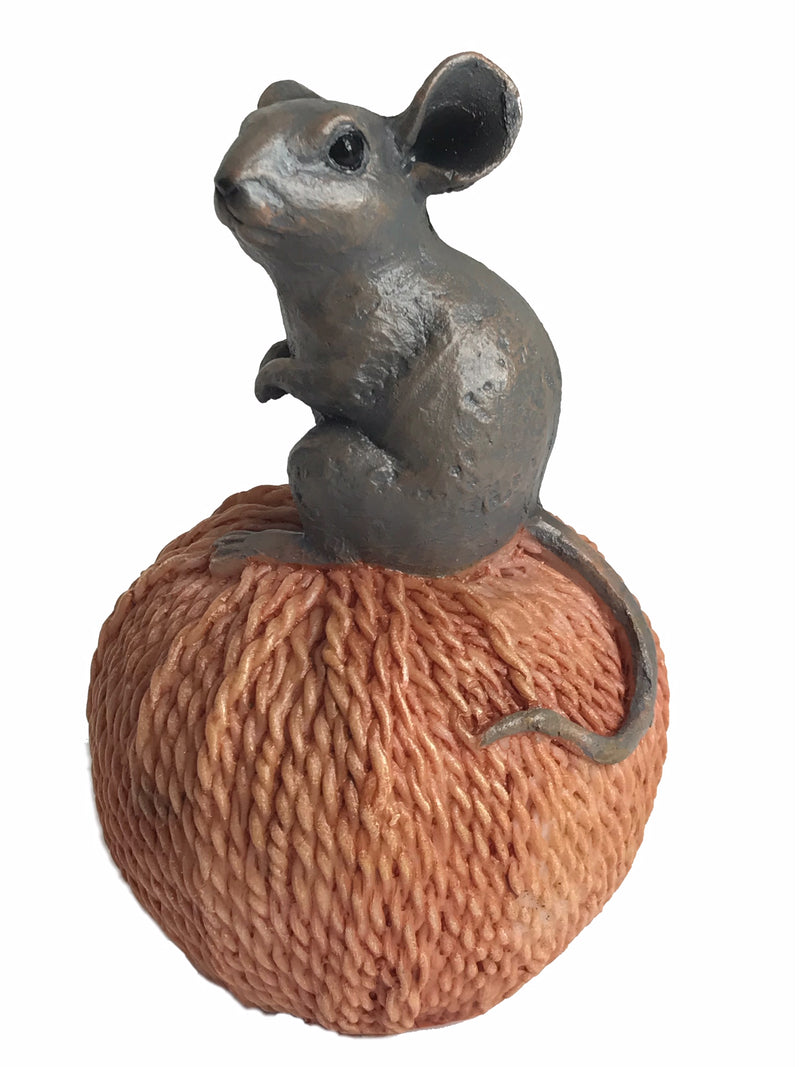 Old antique effect mouse on ball of string ornament, great mouse lover gift