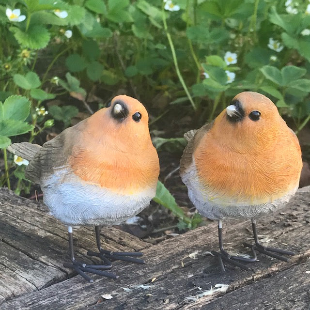 SET OF 2 ROBIN ORNAMENTS indoor or outdoor garden decoration, ideal robin lover gift