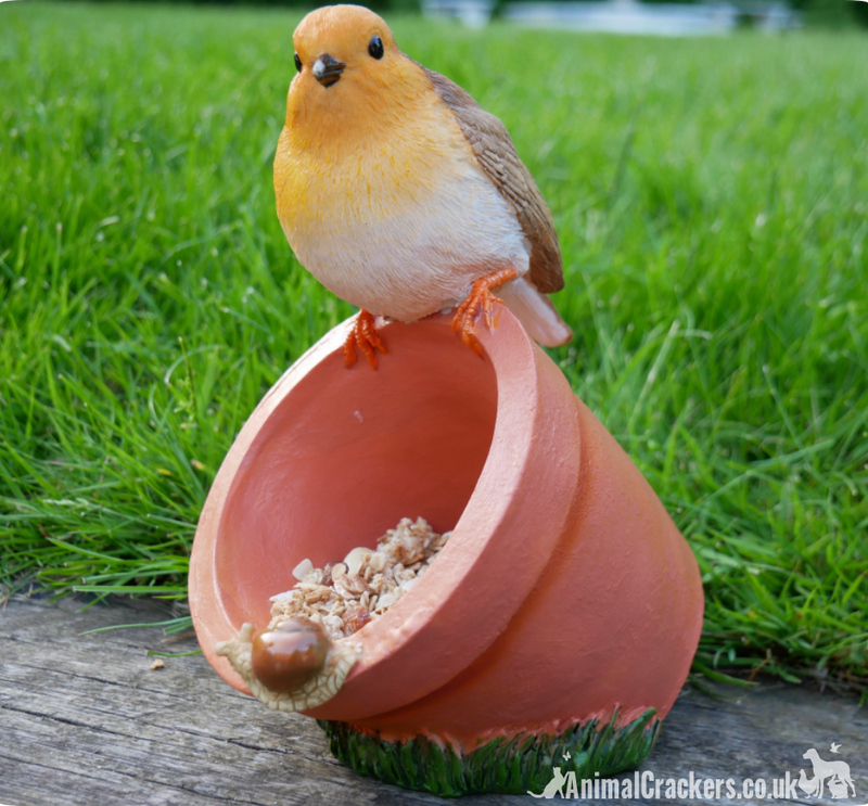 Robin on terracotta effect plant pot feeder, heavy resin novelty gardener bird lover gift