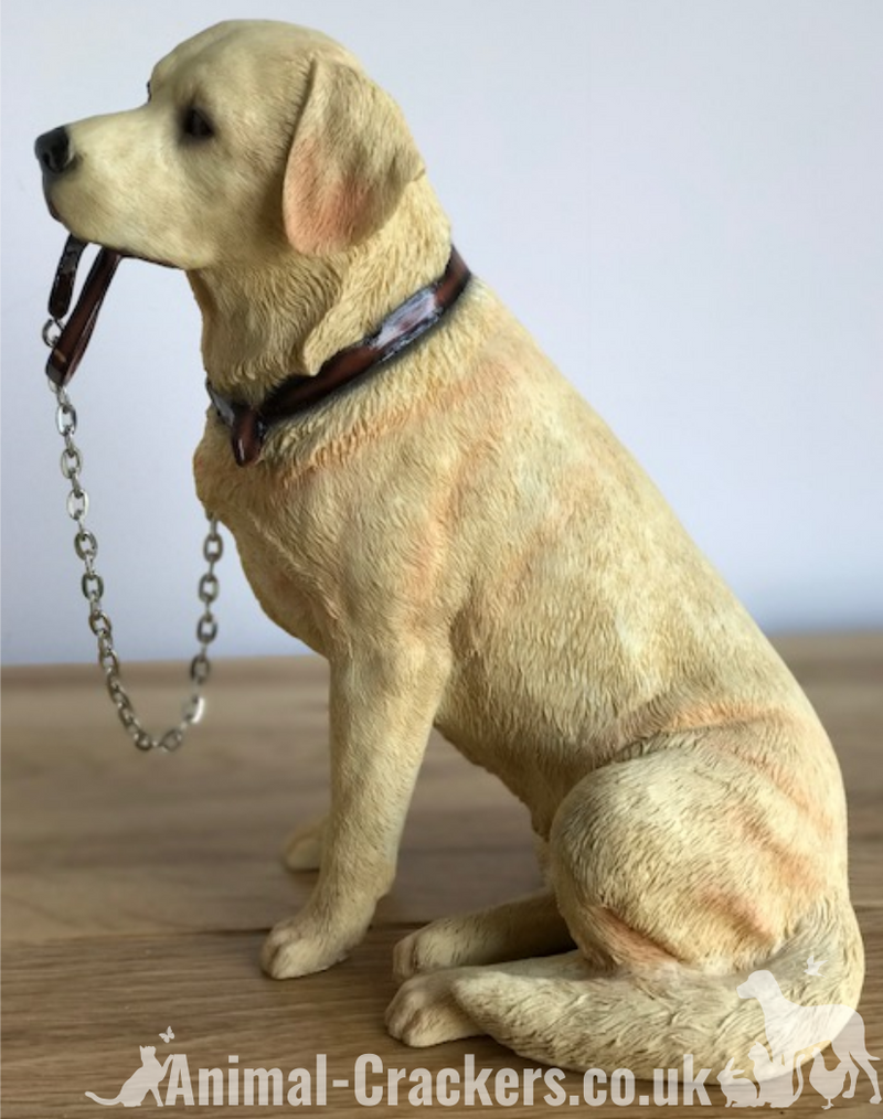 Golden Labrador large 18cm quality lifelike Leonardo 'Walkies' range ornament figurine, boxed